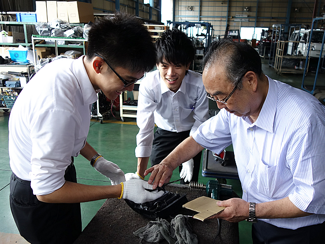 学生も調査に参加 